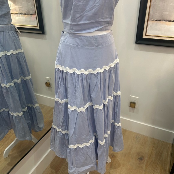 Chic Blue and White Women's Set - Picture 3 of 9